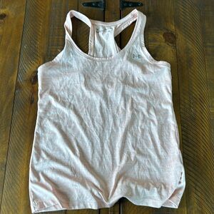 Under Armour xs/tp/ech loose  headgear tank. Light orange color. Good condition